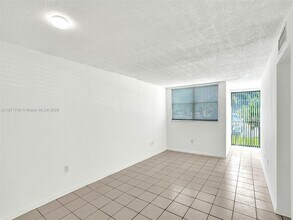 9401 SW 4th St in Miami, FL - Building Photo - Building Photo