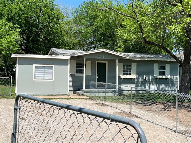 9719 Silver Meadow Dr in Dallas, TX - Building Photo