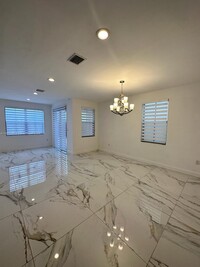 10343 NW 70th Ln in Doral, FL - Building Photo - Building Photo