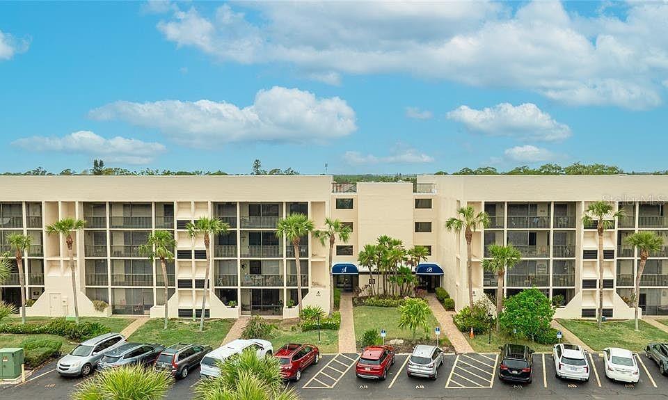 6124 43rd St W in Bradenton, FL - Building Photo