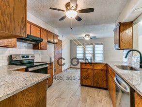 8804 NW 92nd St in Oklahoma City, OK - Building Photo - Building Photo