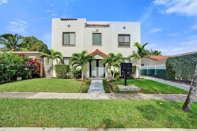 1721 SW 13th St, Unit 2