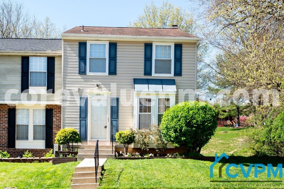 10909 Olde Woods Way in Columbia, MD - Building Photo
