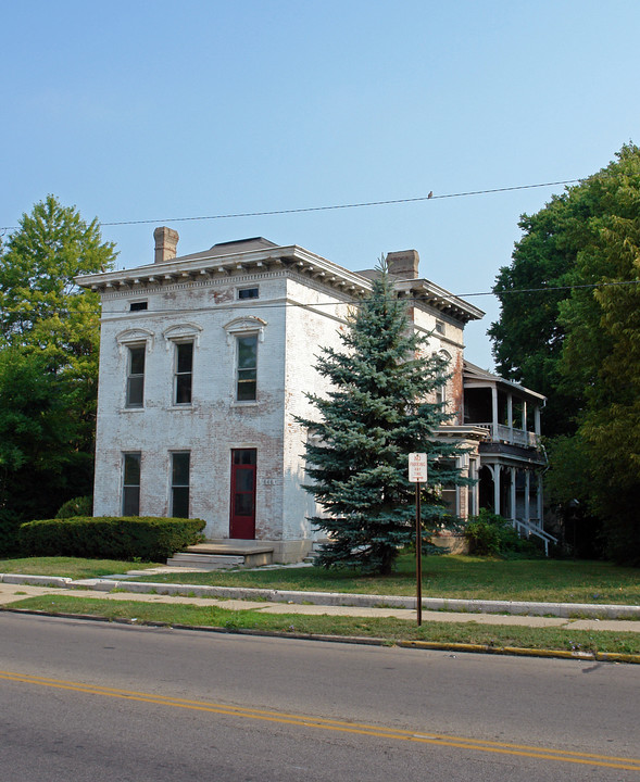 648 E High St in Springfield, OH - Building Photo