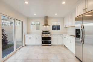 2439 S Burnside Ave, Unit 2439 in Los Angeles, CA - Building Photo