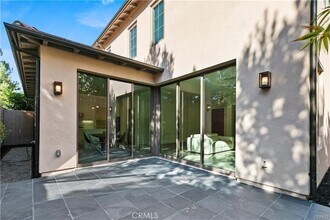 112 Vigna, Unit 0809 in Irvine, CA - Building Photo - Building Photo