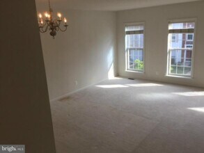 13416 Midnight Blue Pl in Centreville, VA - Building Photo - Building Photo