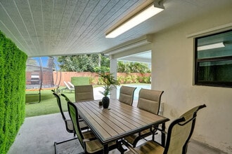 7531 Simms St in Hollywood, FL - Building Photo - Building Photo