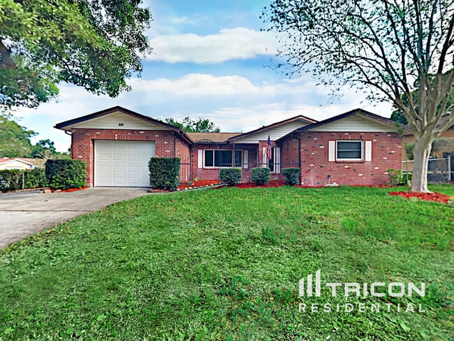 202 Valley Dr in Brandon, FL - Building Photo - Building Photo
