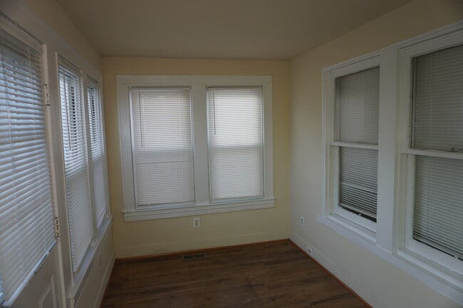 217 Center St in Dundalk, MD - Foto de edificio - Building Photo