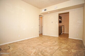 2866 Grant Ave in El Paso, TX - Foto de edificio - Building Photo