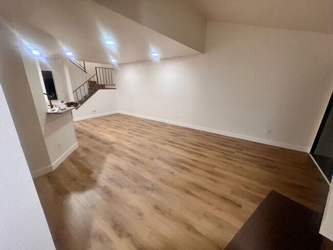 18223 Soledad Canyon Rd in Santa Clarita, CA - Foto de edificio - Building Photo