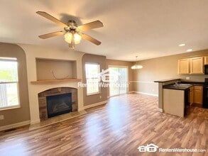 2004 63rd St in Windsor Heights, IA - Building Photo - Building Photo