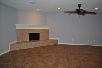 11 Still Glen Ct in Spring, TX - Building Photo - Building Photo