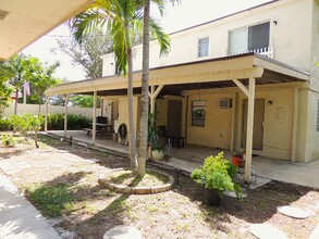 119 NW 43rd Ct in Fort Lauderdale, FL - Building Photo - Building Photo