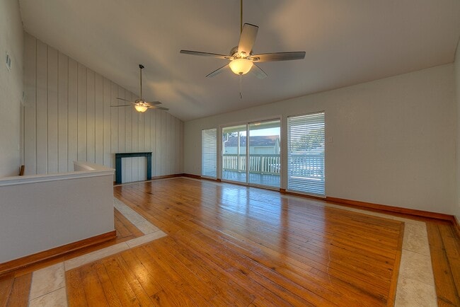 93 Lakeview Village in Montgomery, TX - Building Photo - Building Photo