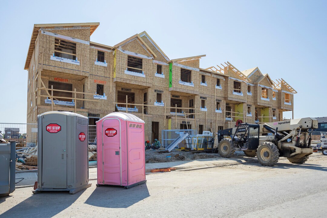 Fireside St in Cochrane, AB - Building Photo