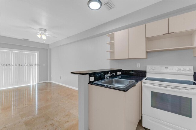 1421 SW 3rd St in Miami, FL - Building Photo - Building Photo