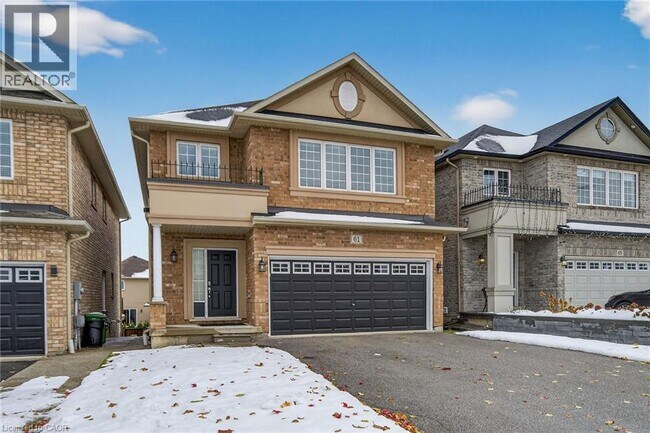 61 Irwin Ave in Hamilton, ON - Building Photo - Building Photo