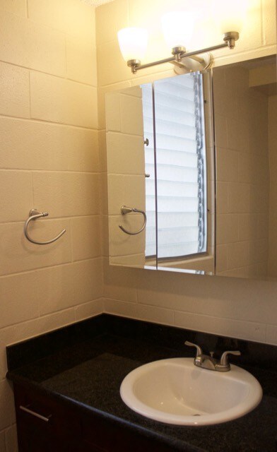 275 Auwaiolimu St-Unit -112 + Pkg#14 & 17 in Honolulu, HI - Building Photo - Building Photo