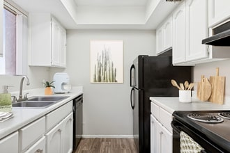 Bridge Lane Apartment Homes in Phoenix, AZ - Building Photo - Building Photo