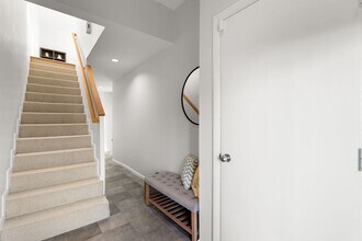 16 Alden Pl in Newton, MA - Building Photo - Building Photo