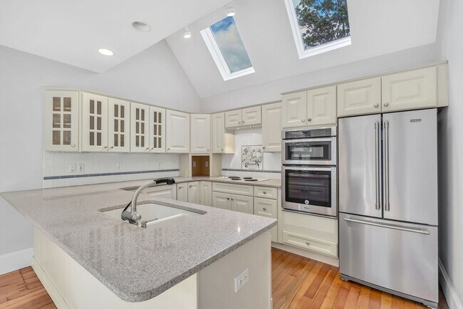 150 Hubbard St, Unit A in Concord, MA - Building Photo - Building Photo