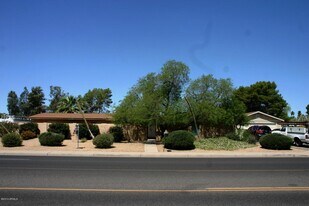 12228 N 64th St in Scottsdale, AZ - Building Photo