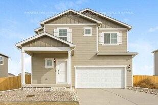 7402 Green River Ave in Frederick, CO - Building Photo