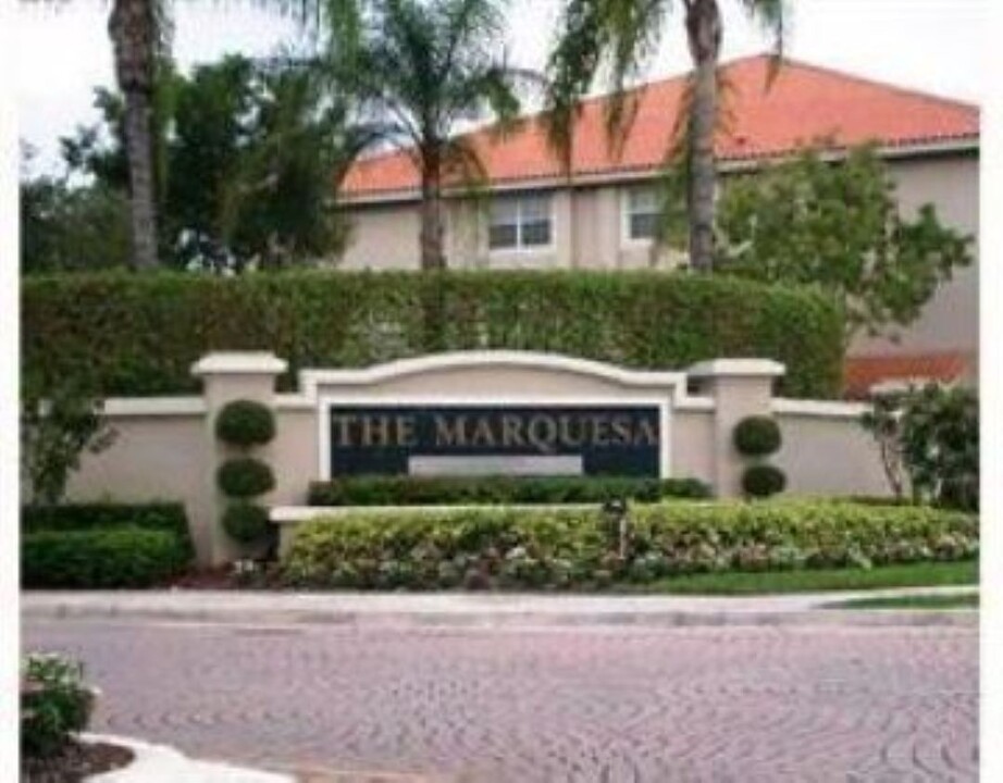 11601 SW 2nd St, Unit 305 in Pembroke Pines, FL - Foto de edificio