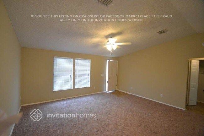 8002 Weather Vane Dr in Jacksonville, FL - Building Photo - Building Photo