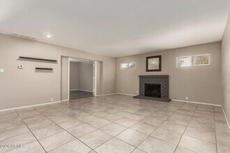 105 E Manhatton Dr in Tempe, AZ - Building Photo - Building Photo