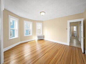 24 Montvale St, Unit 1 in Boston, MA - Building Photo - Building Photo