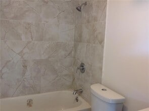 2401 Pasadena Ave in Metairie, LA - Building Photo - Building Photo