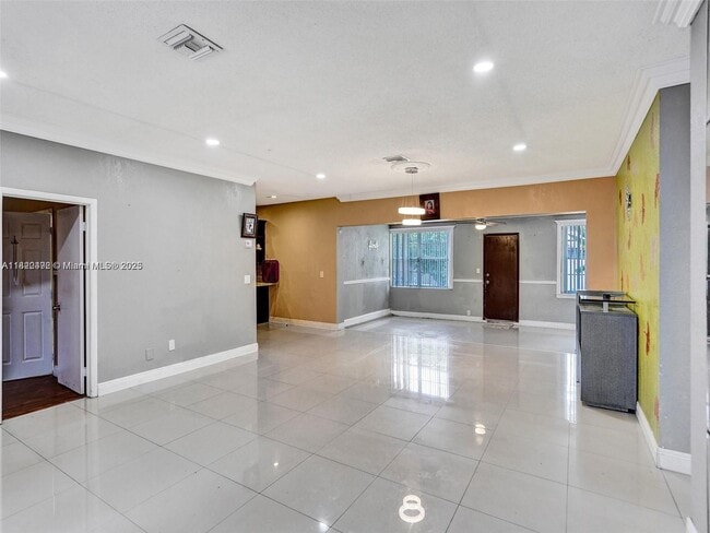 1161 NE 202nd St in Miami, FL - Building Photo - Building Photo