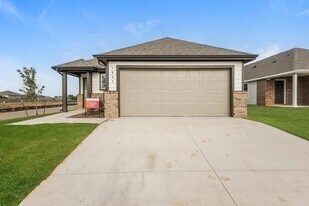 1803 Crimson Lake Blvd in El Reno, OK - Building Photo