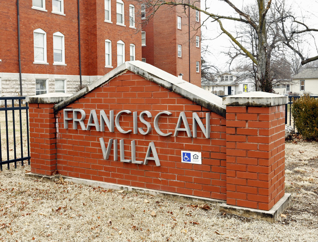 Franciscan Villa in Springfield, MO - Foto de edificio - Building Photo