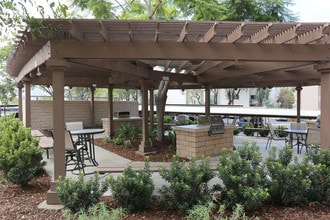 Pacific Bay Club Apartments in San Diego, CA - Building Photo - Building Photo