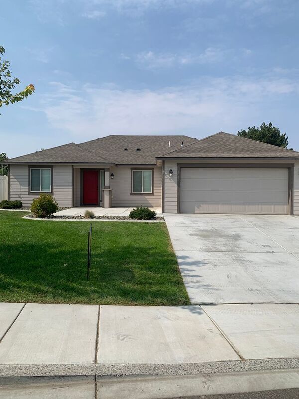 property at 1016 S Blueberry Pl