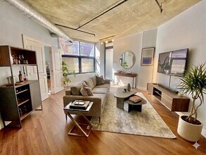 2301 Champlain St NW, Unit T-10 in Washington, DC - Foto de edificio - Building Photo