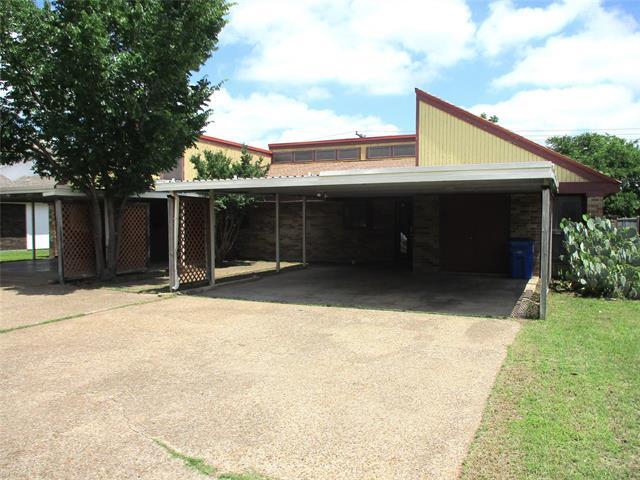 203 Yorkshire Ct in Euless, TX - Building Photo - Building Photo
