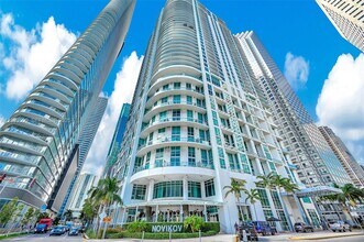 300 S Biscayne Blvd in Miami, FL - Building Photo - Building Photo