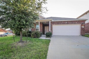 7425 Bronsind Trail in Fort Worth, TX - Building Photo