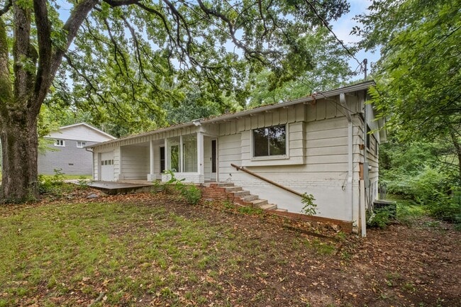 2057 N Old Wire Rd in Fayetteville, AR - Building Photo - Building Photo