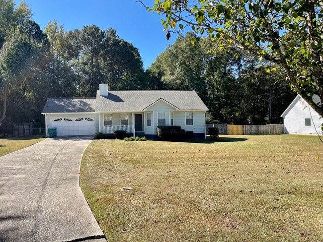211 Lisa Ct in Hampton, GA - Building Photo - Building Photo