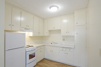 Imperial Palms Apartments in Imperial Beach, CA - Foto de edificio - Interior Photo