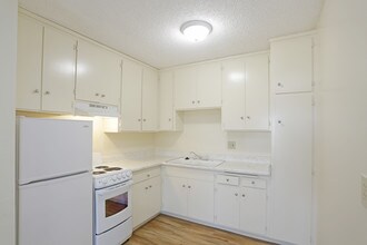 Imperial Palms Apartments in Imperial Beach, CA - Building Photo - Interior Photo