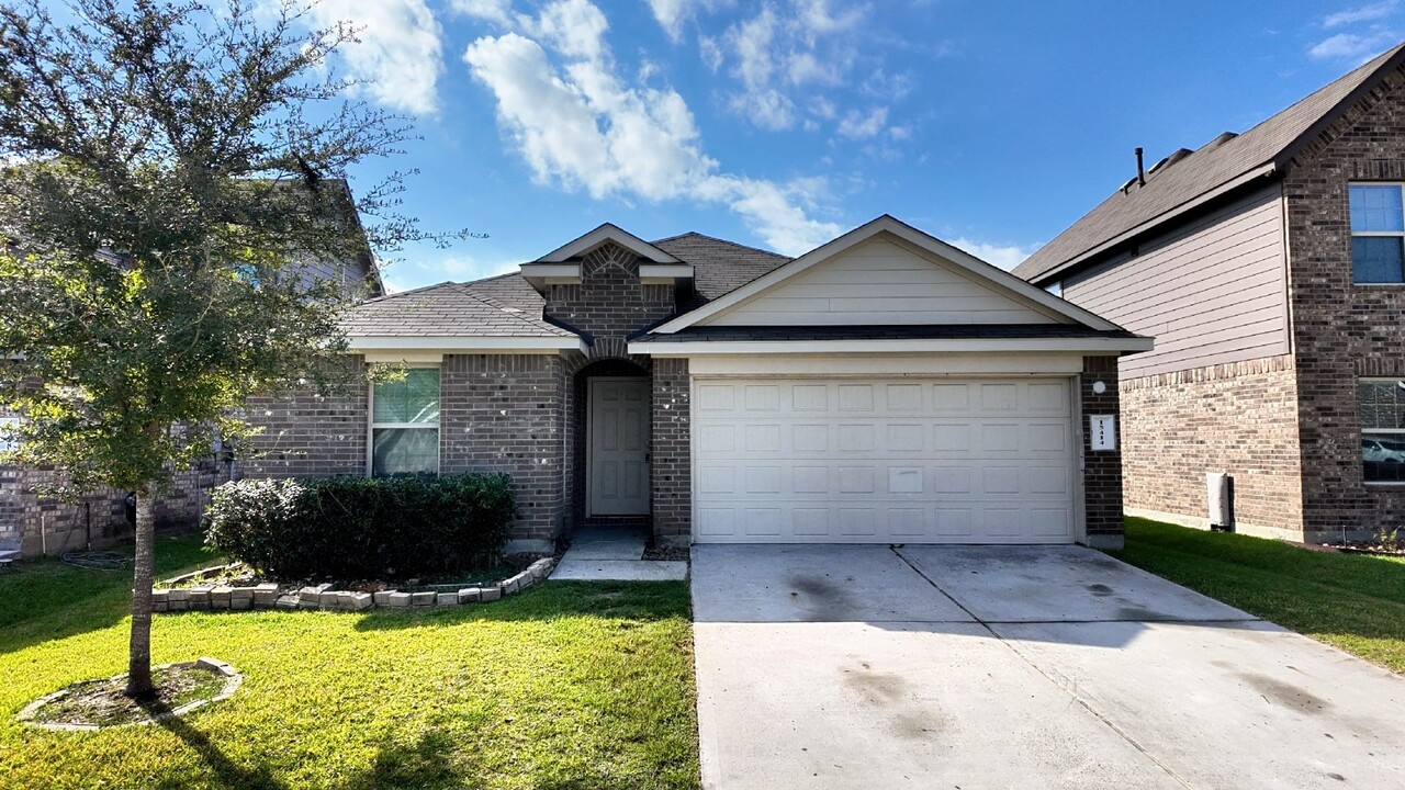 15414 Rancho Plata Dr in Channelview, TX - Building Photo