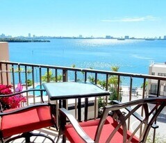 1800 NE 114th St in Miami, FL - Building Photo