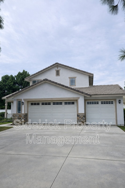 1054 Fox Ct in Colton, CA - Building Photo - Building Photo